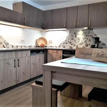 Apartment Bei De Ebners Suedfluegerl *